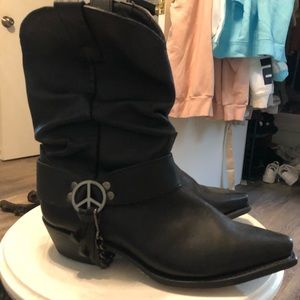 Leather black boots